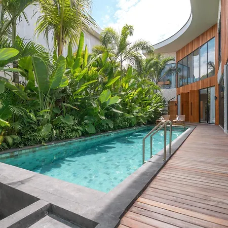Villa Amanora & Amaluna, New! 2 Beautiful Adjacent Villas - 9Br Total!